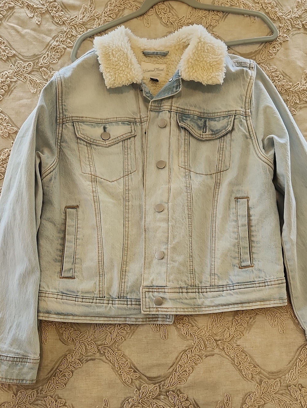 Universal Thread Light Wash Denim Sherpa Collar Jacket - Cream Collar